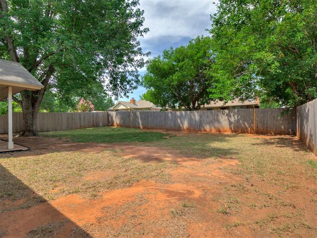 521 Old English Road, Edmond, OK 73003
