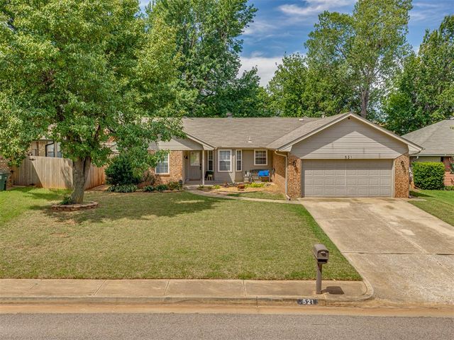 521 Old English Road, Edmond, OK 73003