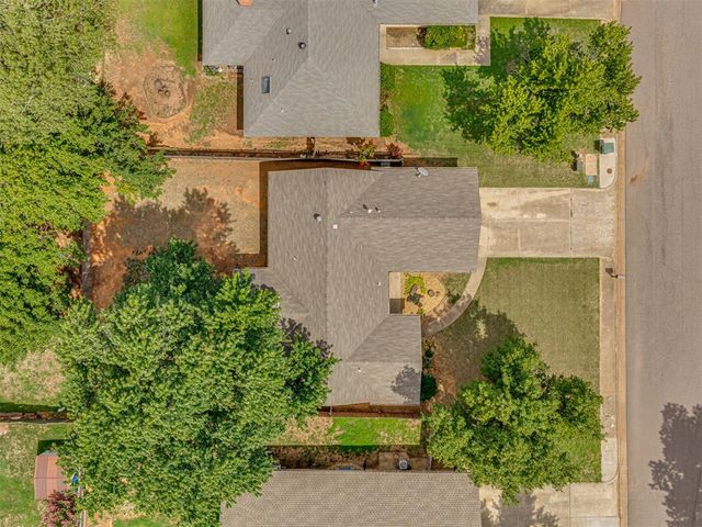 521 Old English Road, Edmond, OK 73003