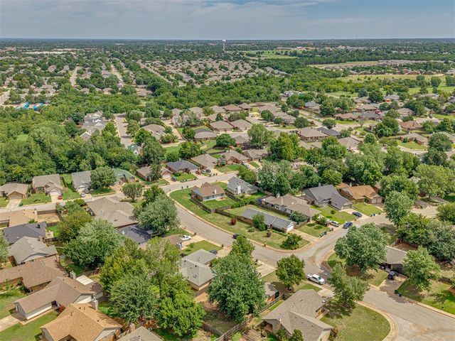 521 Old English Road, Edmond, OK 73003