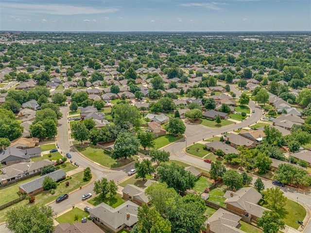 521 Old English Road, Edmond, OK 73003