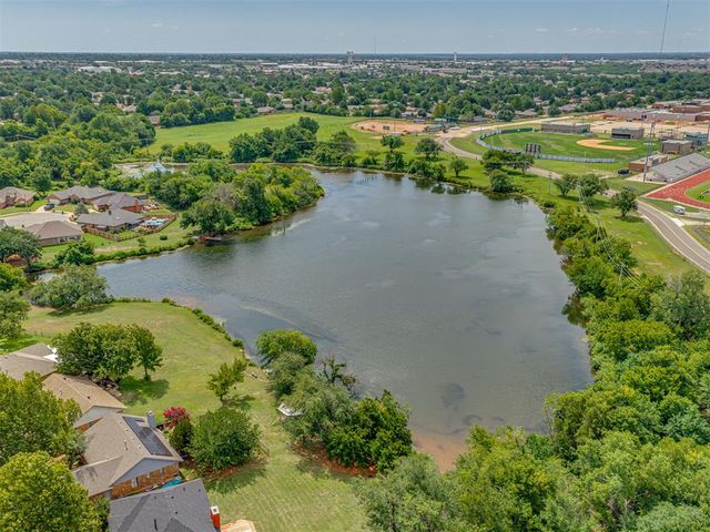 521 Old English Road, Edmond, OK 73003