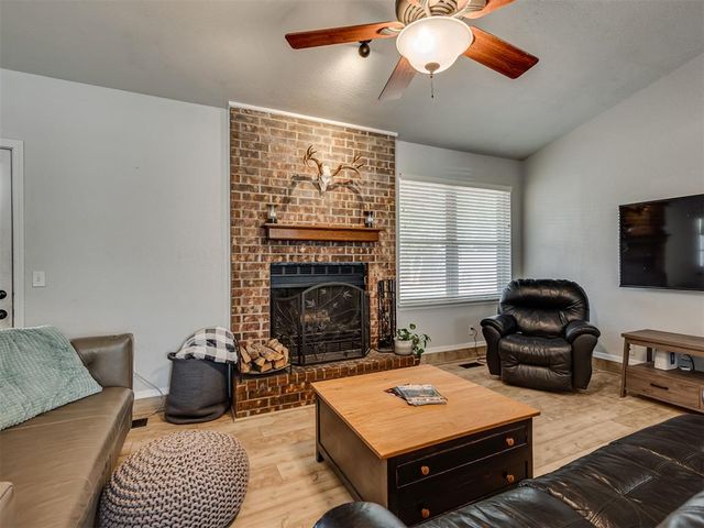 521 Old English Road, Edmond, OK 73003