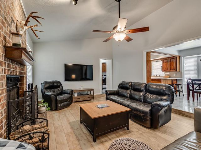 521 Old English Road, Edmond, OK 73003