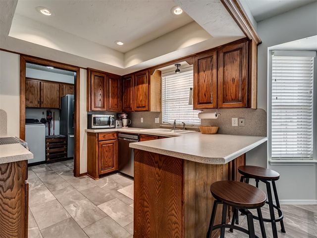 521 Old English Road, Edmond, OK 73003
