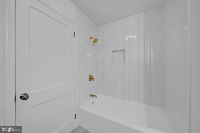 7 MALAGA DR, Ewing, NJ 08628