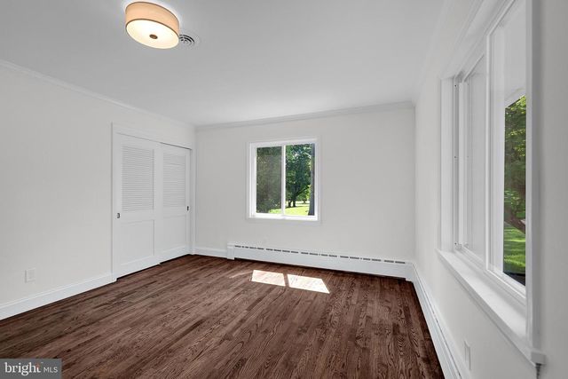 7 MALAGA DR, Ewing, NJ 08628