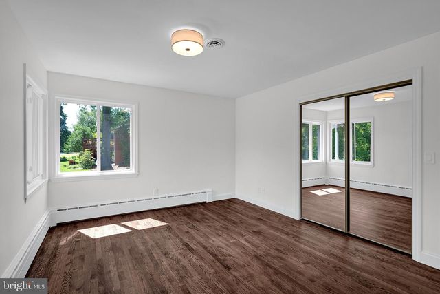 7 MALAGA DR, Ewing, NJ 08628