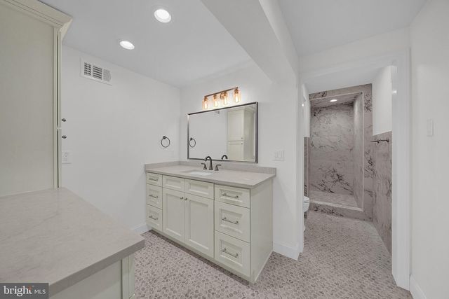 7 MALAGA DR, Ewing, NJ 08628
