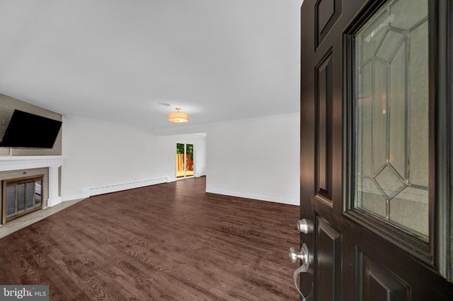 7 MALAGA DR, Ewing, NJ 08628