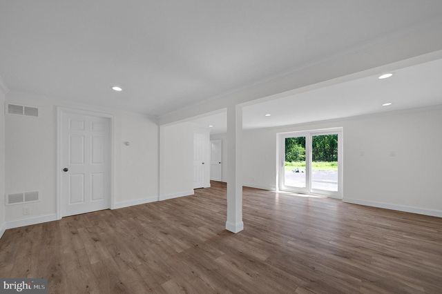 7 MALAGA DR, Ewing, NJ 08628