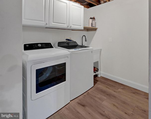 7 MALAGA DR, Ewing, NJ 08628