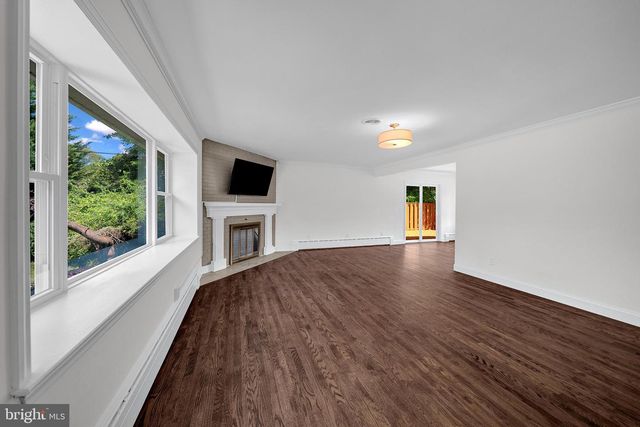7 MALAGA DR, Ewing, NJ 08628