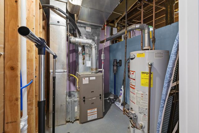 624 19th St NW, Minot, ND 58703