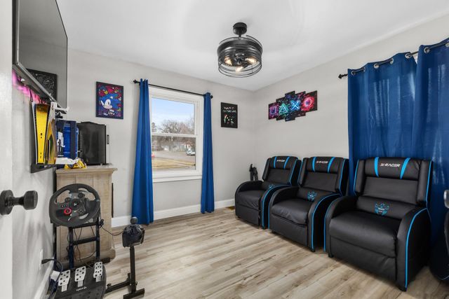 624 19th St NW, Minot, ND 58703