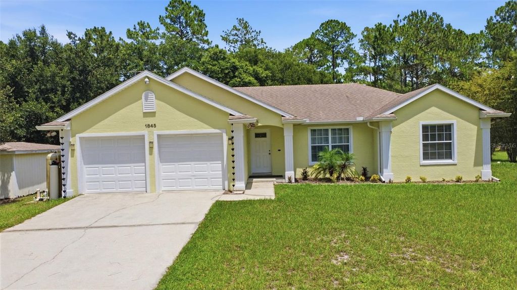 Image 2 of property listing at 1845 EAST PARKWAY, Deland, FL 32724