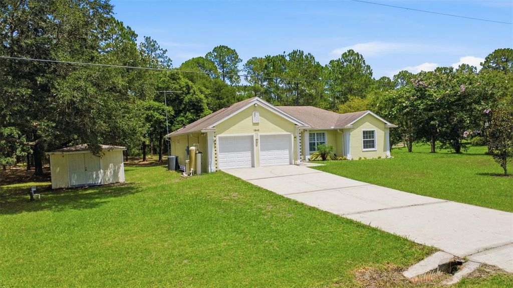 Image 4 of property listing at 1845 EAST PARKWAY, Deland, FL 32724