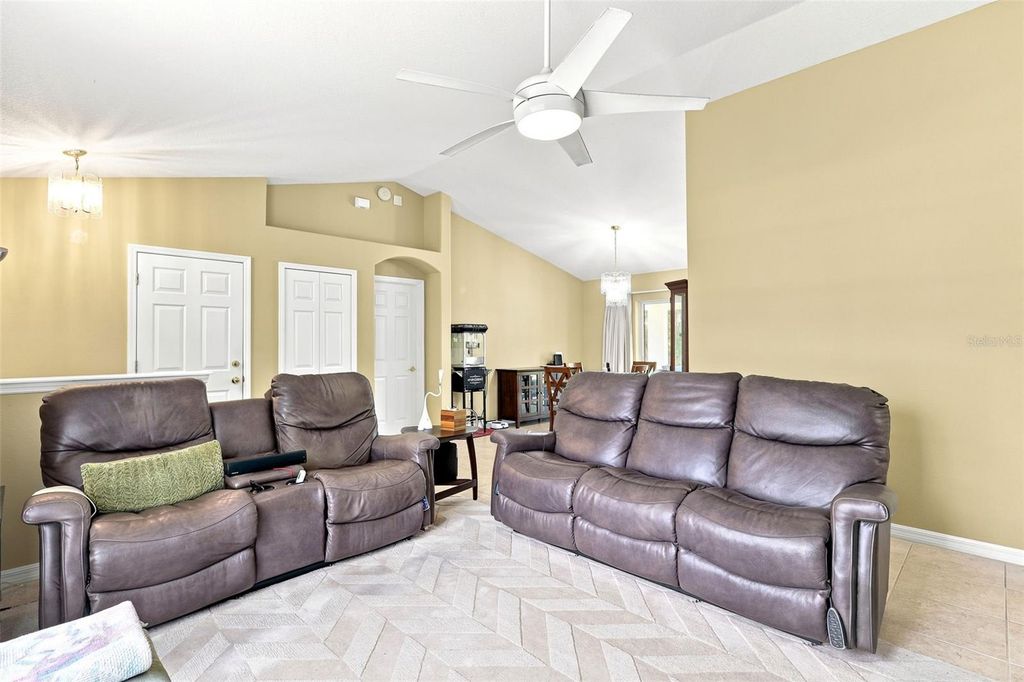 Image 8 of property listing at 1845 EAST PARKWAY, Deland, FL 32724