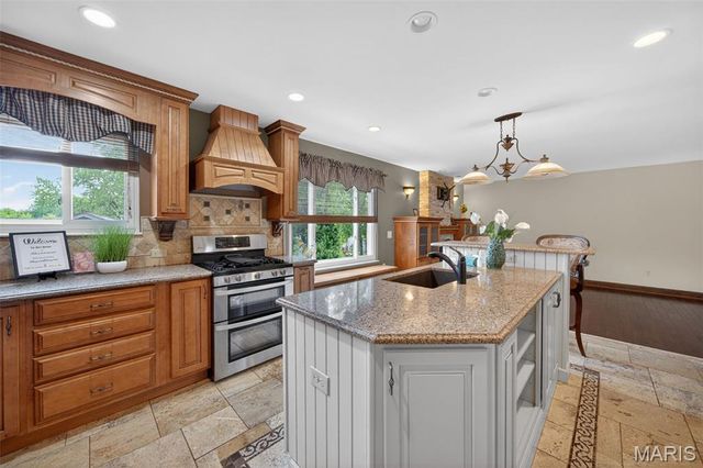 57 Lost Dutchman Drive, St Peters, MO 63376