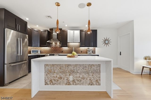 227 4th St 402, Jersey City, NJ 07302