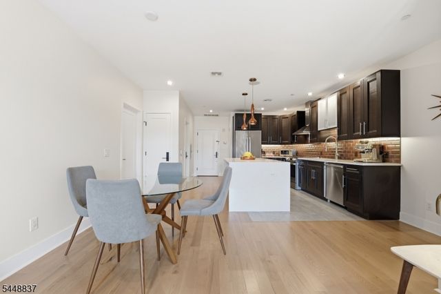 227 4th St 402, Jersey City, NJ 07302