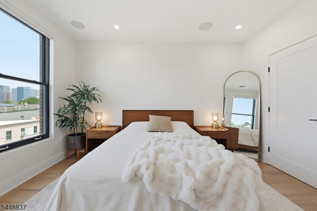 227 4th St 402, Jersey City, NJ 07302