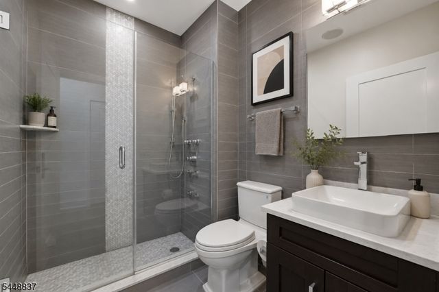 227 4th St 402, Jersey City, NJ 07302