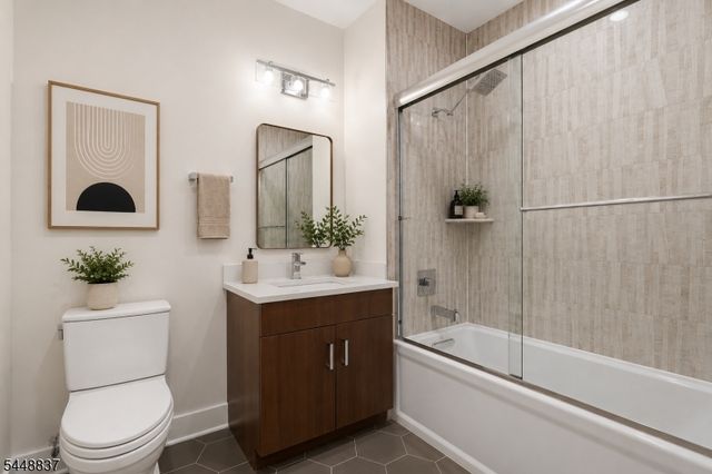 227 4th St 402, Jersey City, NJ 07302