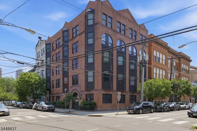 227 4th St 402, Jersey City, NJ 07302