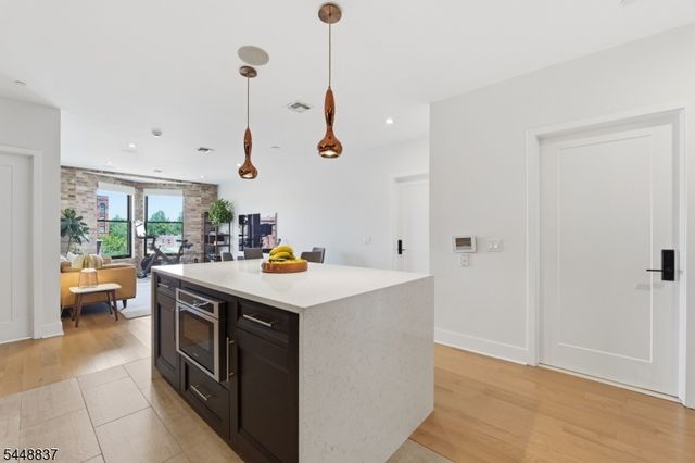 227 4th St 402, Jersey City, NJ 07302