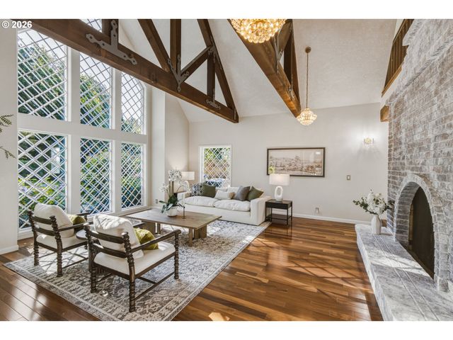 5075 MAPLETON Dr, West Linn, OR 97068