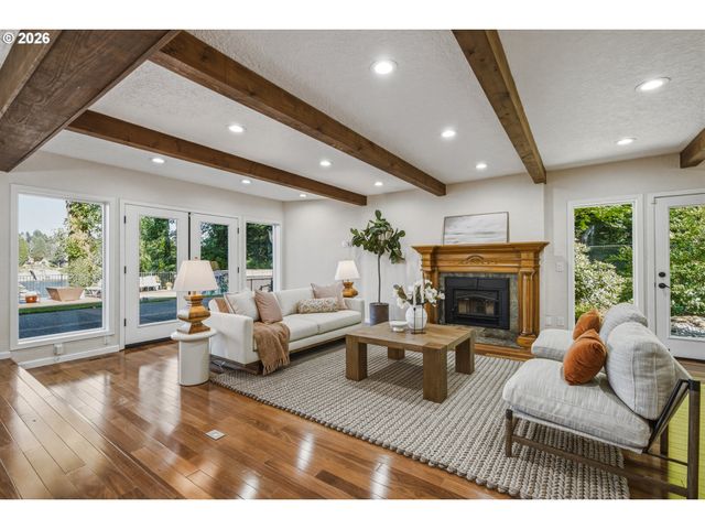 5075 MAPLETON Dr, West Linn, OR 97068