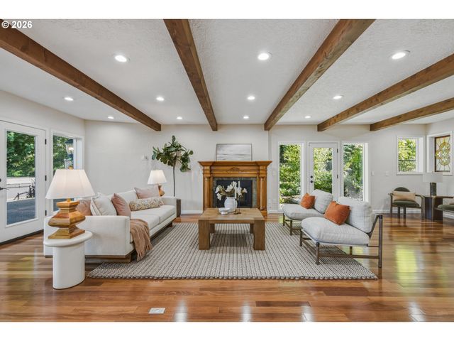 5075 MAPLETON Dr, West Linn, OR 97068