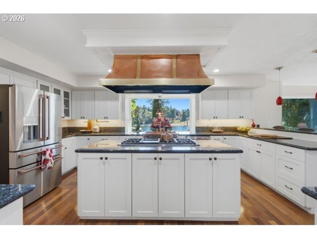5075 MAPLETON Dr, West Linn, OR 97068