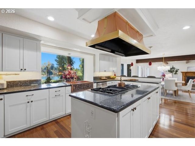 5075 MAPLETON Dr, West Linn, OR 97068