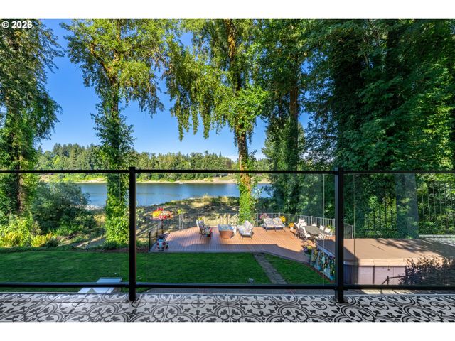 5075 MAPLETON Dr, West Linn, OR 97068