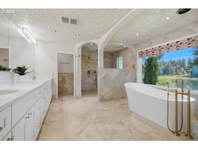 5075 MAPLETON Dr, West Linn, OR 97068