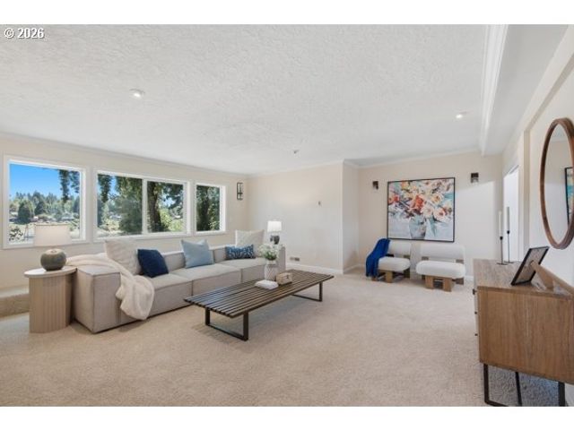 5075 MAPLETON Dr, West Linn, OR 97068