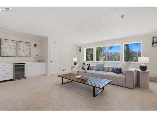 5075 MAPLETON Dr, West Linn, OR 97068