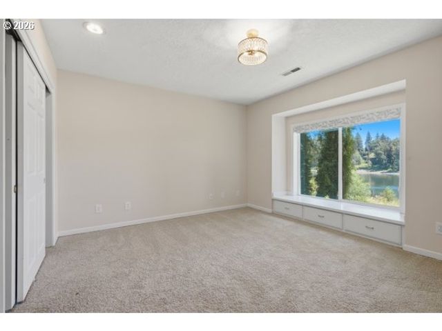 5075 MAPLETON Dr, West Linn, OR 97068