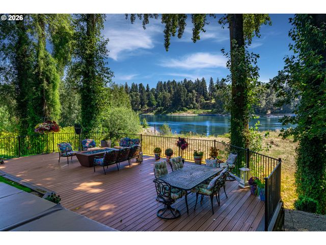5075 MAPLETON Dr, West Linn, OR 97068