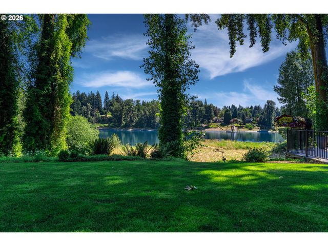 5075 MAPLETON Dr, West Linn, OR 97068