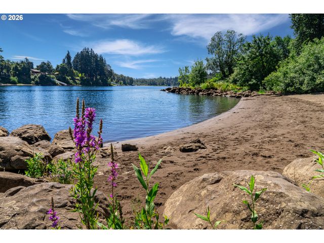 5075 MAPLETON Dr, West Linn, OR 97068