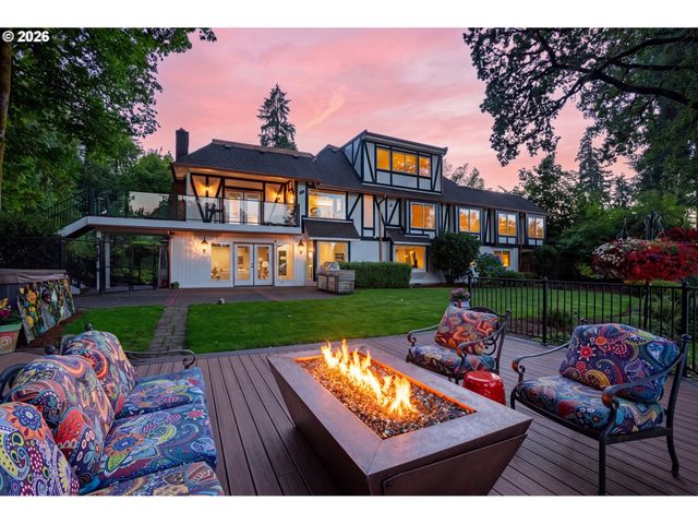 5075 MAPLETON Dr, West Linn, OR 97068