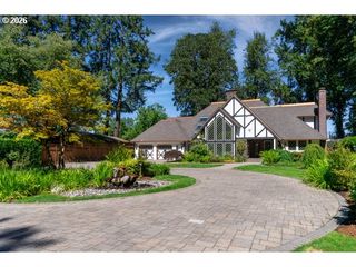 5075 MAPLETON Dr, West Linn, OR 97068