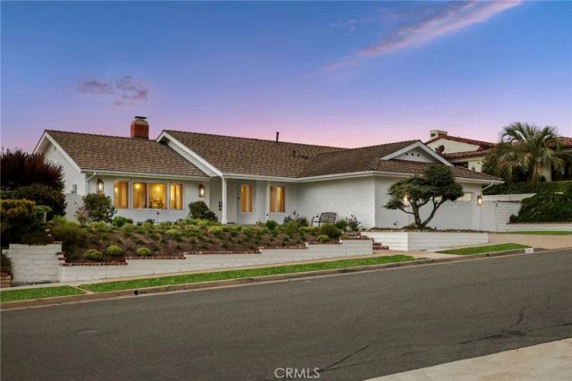 1027 Tiller Way, Corona Del Mar, CA 92625