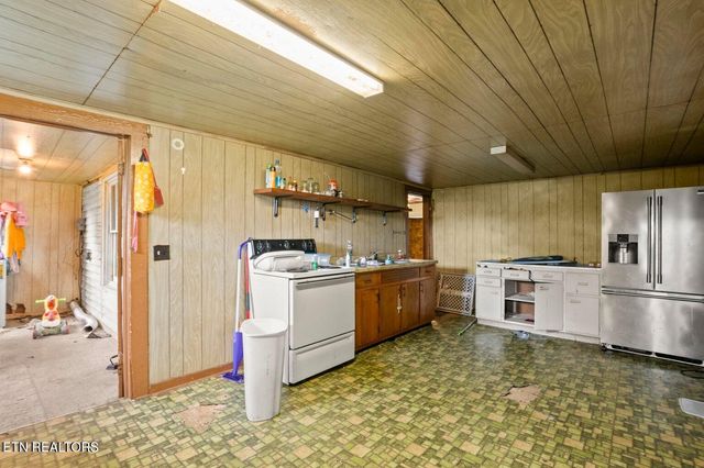 138 Bethlehem Lane, Lafollette, TN 37766