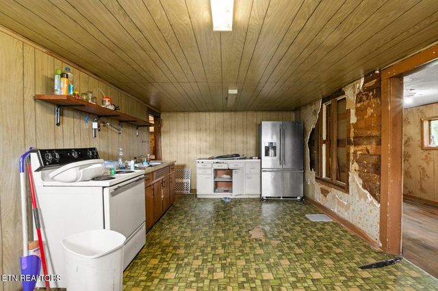 138 Bethlehem Lane, Lafollette, TN 37766