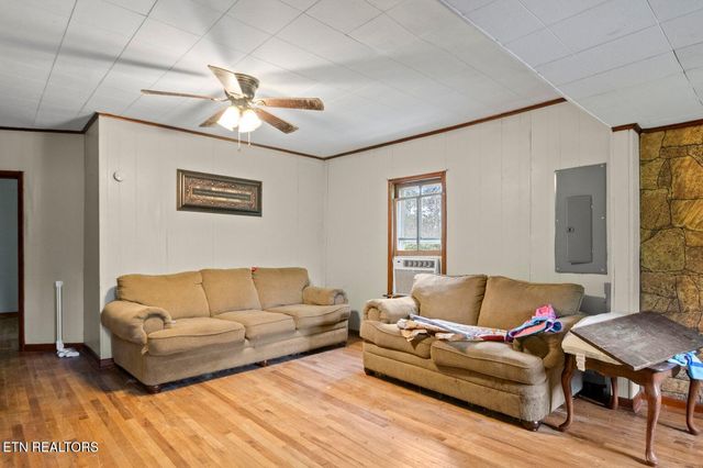 138 Bethlehem Lane, Lafollette, TN 37766