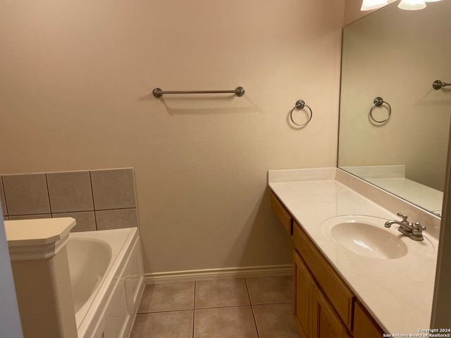 432 HERFF ST, Boerne, TX 78006